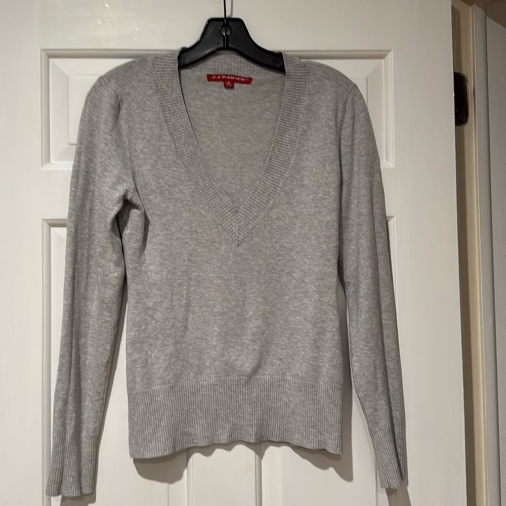 JJ Basics V-Neck Sweater